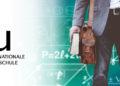 IU Prüfungszentren, Student mit Tasche