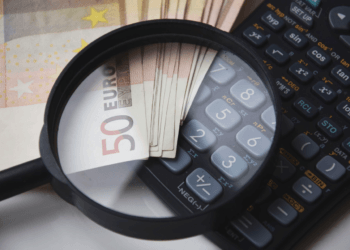 Geld, Lupe, Rechner