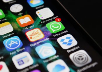 WhatsApp auf Smartphone - Dark Mode