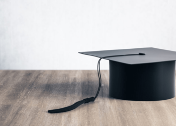 Graduation, Mütze, Masterabschluss und Infos zum Master Studium