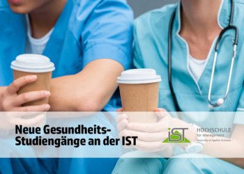 Medizin-Studenten mit einem Kaffee, IST-Hochschule Studiengänge